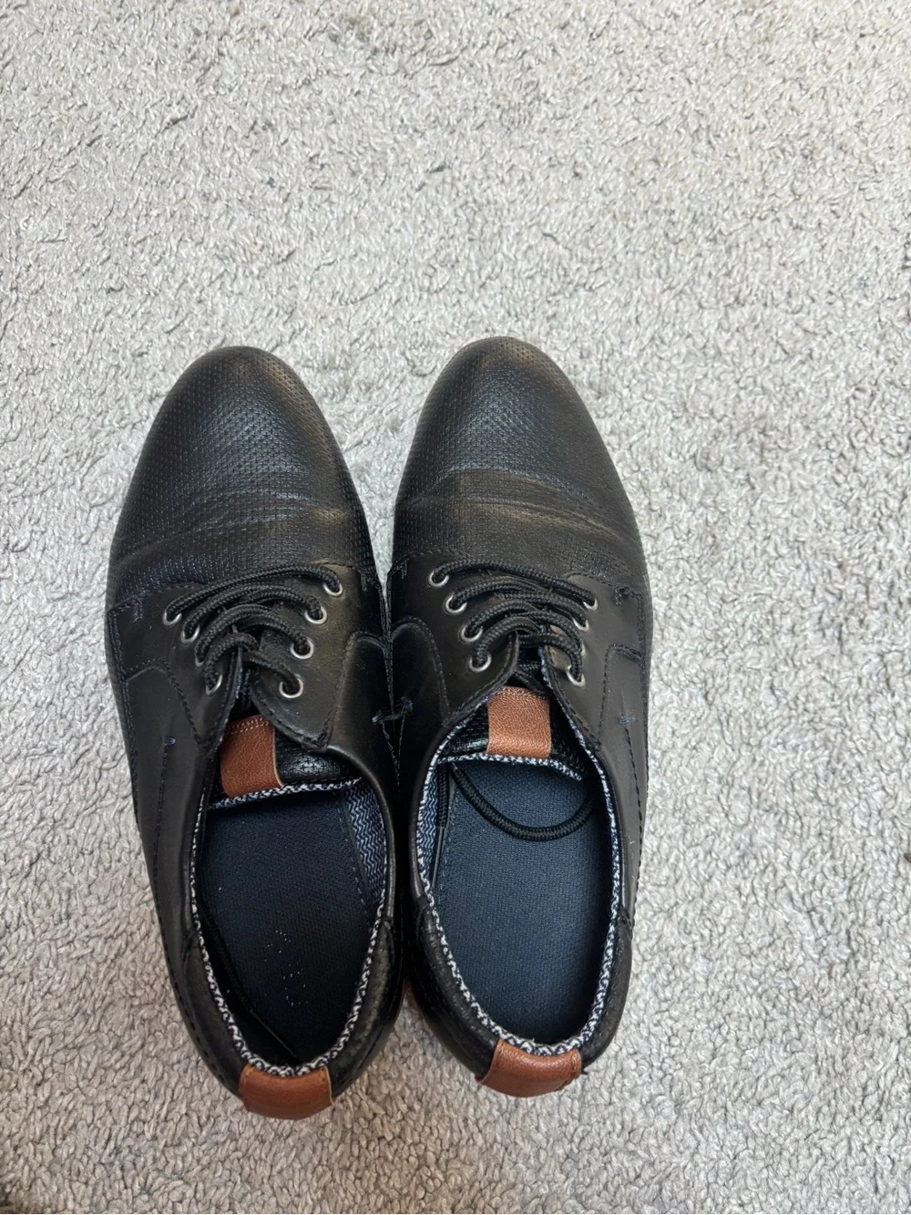 Men’s Classic Black Lace-Up Derby Shoes with Brown Heel Detail. Size 5M